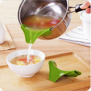 Hot Sale Kitchen Gadget Funnel Anti-spill  Pans Rim Silicone Deflector Liquid Diversion Tool